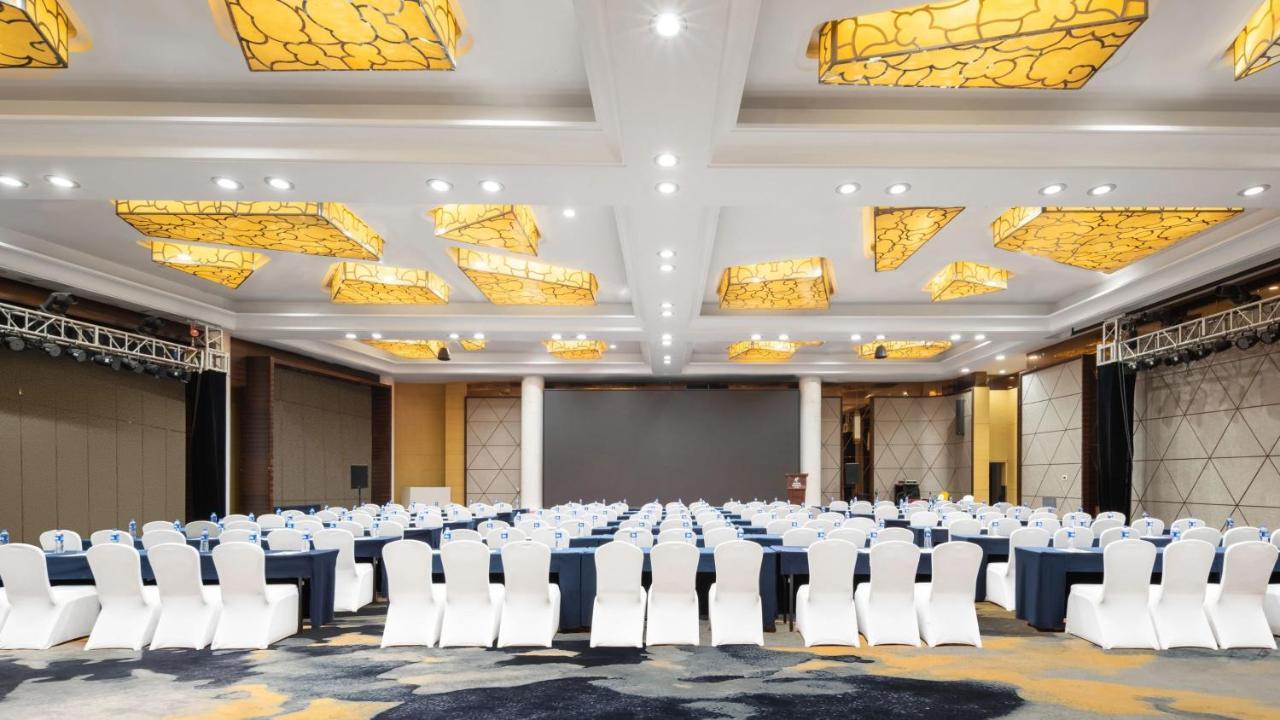 Holiday Inn Shijiazhuang Central By Ihg エクステリア 写真